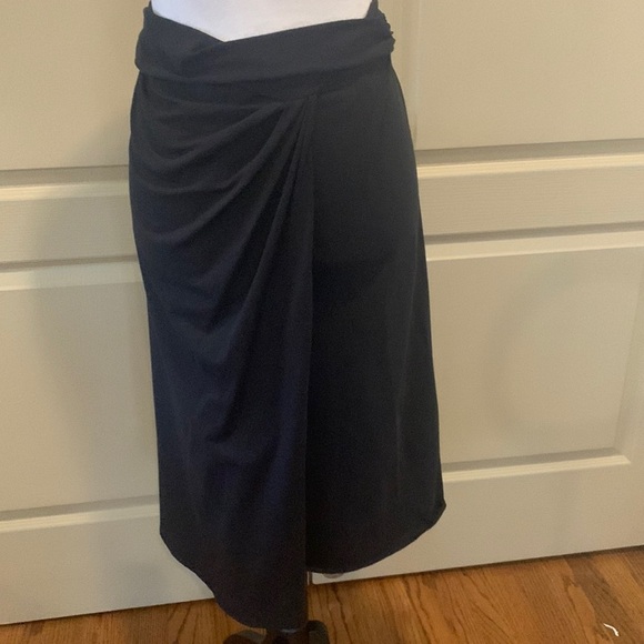 Theory Black Skirt, Size Large - Picture 1 of 6